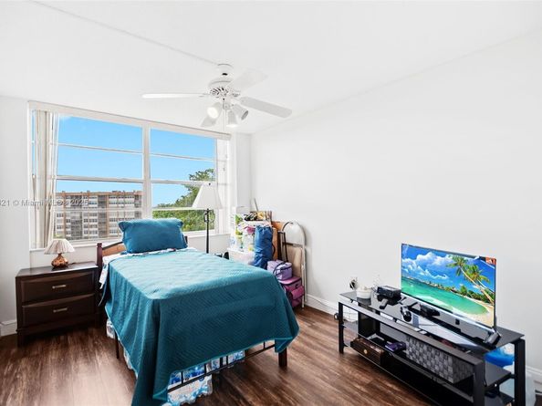 1000 Sain Charles Place 604, Pembroke Pines FL 33026