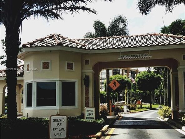 1000 Sain Charles Place 604, Pembroke Pines FL 33026