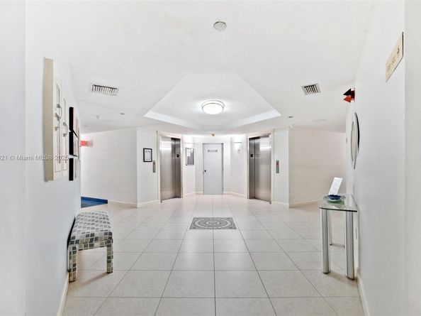 1000 Sain Charles Place 604, Pembroke Pines FL 33026