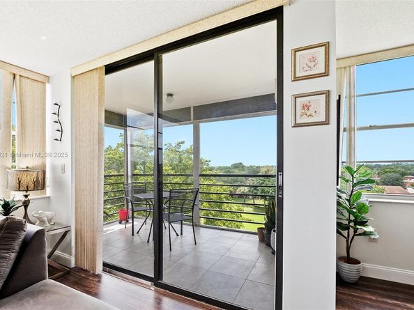 1000 Sain Charles Place 604, Pembroke Pines FL 33026