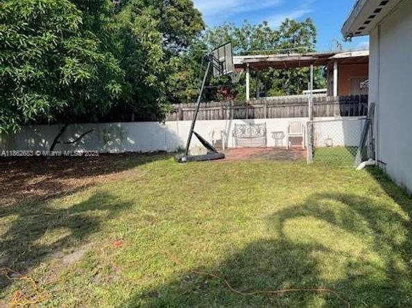 275 E 34th St, Hialeah FL 33013