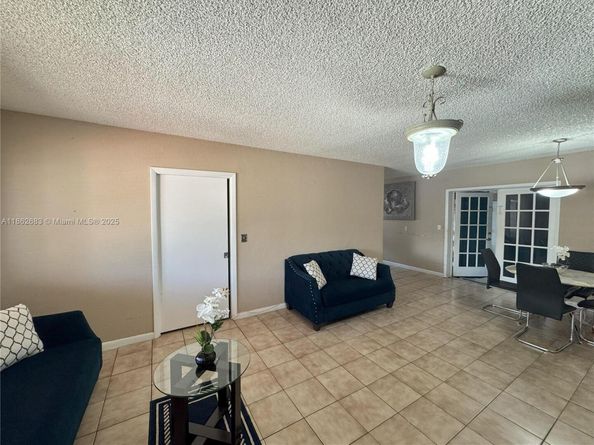 275 E 34th St, Hialeah FL 33013