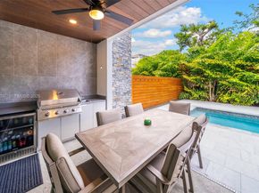 325 SW 16th St A, Fort Lauderdale FL 33315