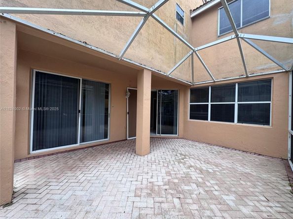 833 Stanton Dr, Weston FL 33326