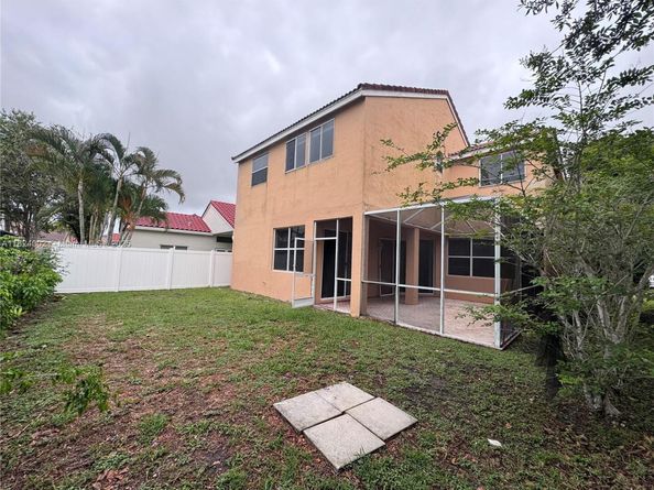 833 Stanton Dr, Weston FL 33326