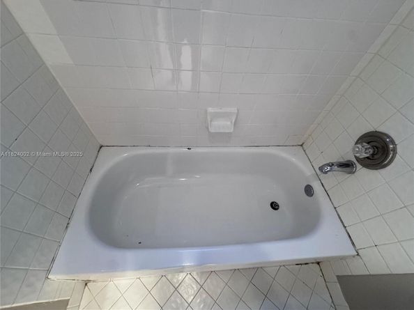 833 Stanton Dr, Weston FL 33326