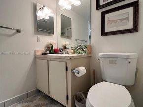 408 Lakeview Dr 102, Weston FL 33326
