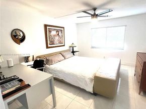 408 Lakeview Dr 102, Weston FL 33326