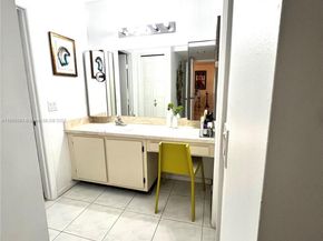 408 Lakeview Dr 102, Weston FL 33326