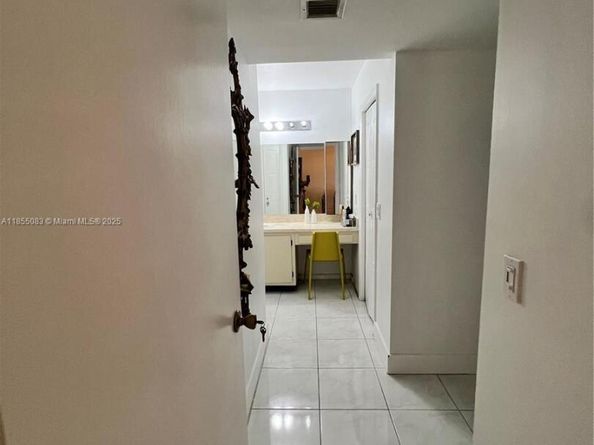 408 Lakeview Dr 102, Weston FL 33326