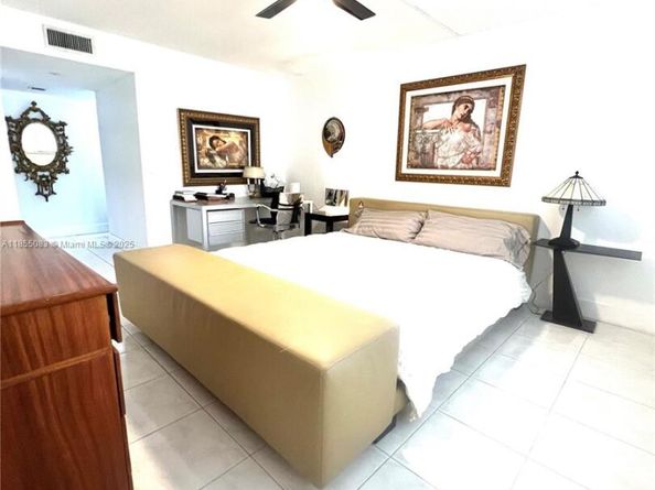 408 Lakeview Dr 102, Weston FL 33326