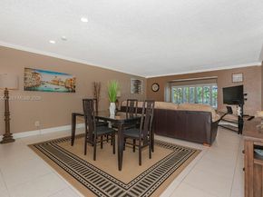 4270 NW 40th St 201, Lauderdale Lakes FL 33319