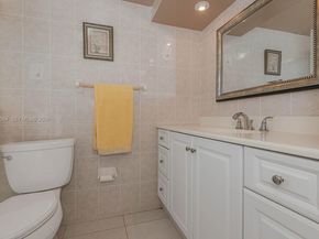4270 NW 40th St 201, Lauderdale Lakes FL 33319