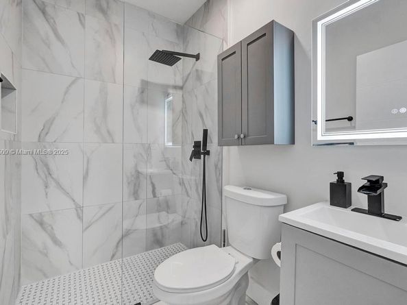 6470 SW 27th St, Miami FL 33155