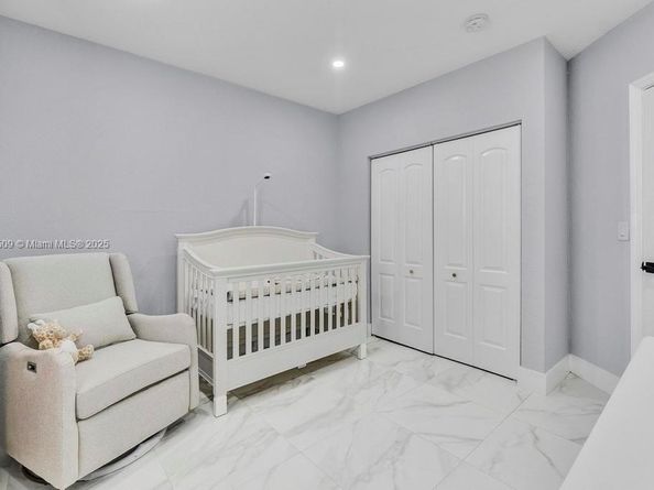 6470 SW 27th St, Miami FL 33155