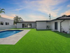 430 Tamarind Dr, Hallandale Beach FL 33009