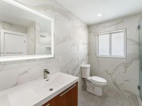 430 Tamarind Dr, Hallandale Beach FL 33009