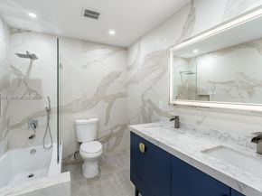 430 Tamarind Dr, Hallandale Beach FL 33009