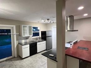 5634 Madison St, Hollywood FL 33023