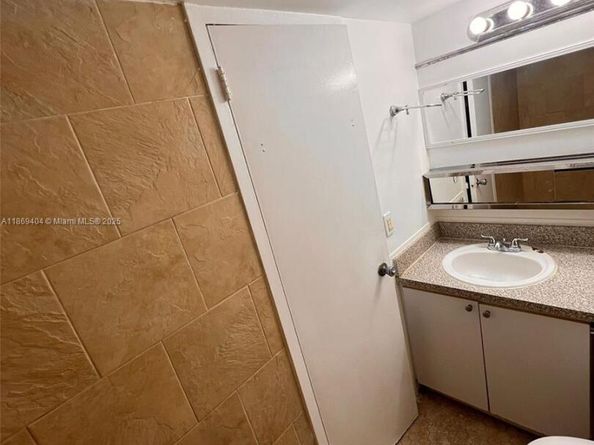 1800 Sans Souci Blvd 106, North Miami FL 33181