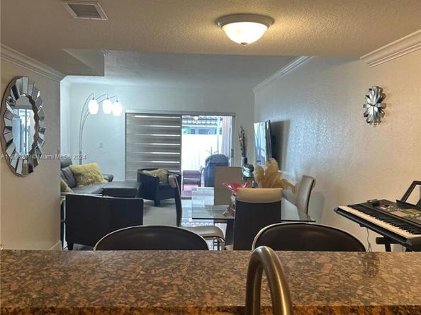1195 NW 124th Ave 2202, Miami FL 33182