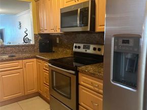 1195 NW 124th Ave 2202, Miami FL 33182