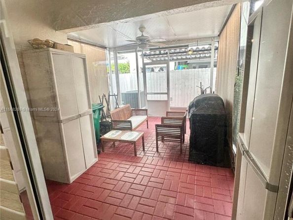 1195 NW 124th Ave 2202, Miami FL 33182