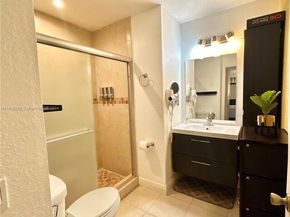 1195 NW 124th Ave 2202, Miami FL 33182
