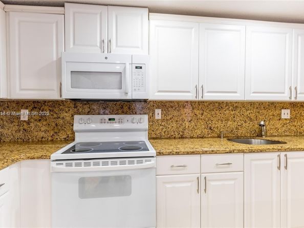 17600 NW 68th Ave B2005, Hialeah FL 33015