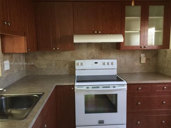 5041 W Oakland Park Blvd 110, Lauderdale Lakes FL 33313