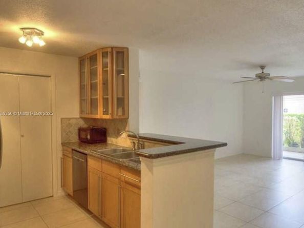 875 Riverside Dr 713, Coral Springs FL 33071