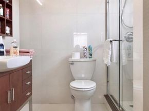 427 Golden Isles Dr 15J, Hallandale Beach FL 33009