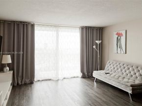 427 Golden Isles Dr 15J, Hallandale Beach FL 33009