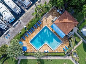 3545 Magellan Cir 3565, Aventura FL 33180