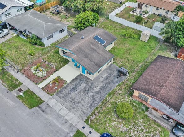2751 NW 24th Ct, Fort Lauderdale FL 33311