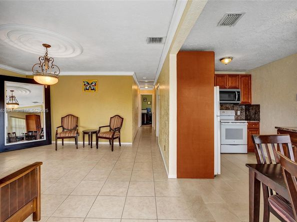 2751 NW 24th Ct, Fort Lauderdale FL 33311