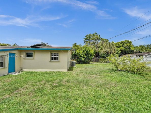 2751 NW 24th Ct, Fort Lauderdale FL 33311