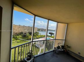 1750 NE 191st St 8142, Miami FL 33179