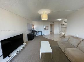 1750 NE 191st St 8142, Miami FL 33179