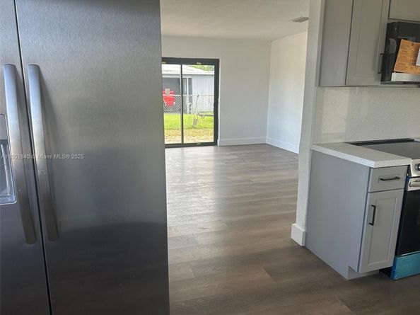 1621 NW 27th Ter, Fort Lauderdale FL 33311