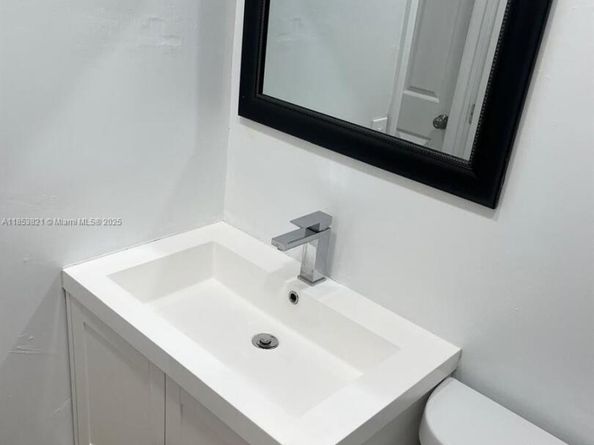 4050 NW 135th St 179, Opa-Locka FL 33054