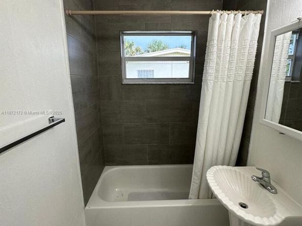1344 9th St, West Palm Beach FL 33401
