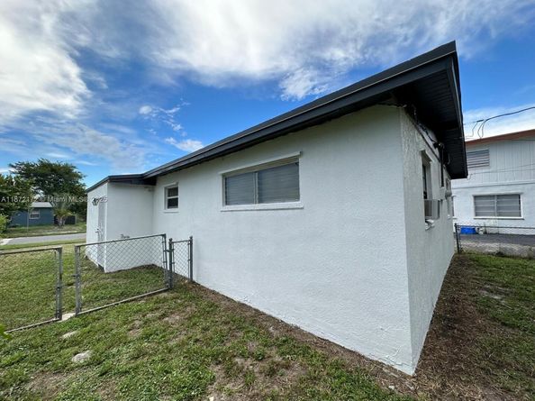 1344 9th St, West Palm Beach FL 33401