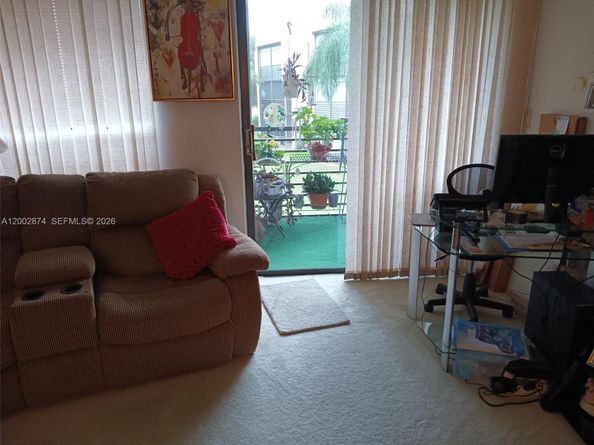 6301 N University Dr 202, Tamarac FL 33321