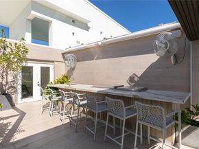 90 SW 3rd St PH14, Miami FL 33130