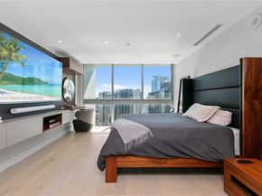 90 SW 3rd St PH14, Miami FL 33130