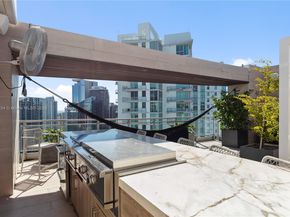 90 SW 3rd St PH14, Miami FL 33130
