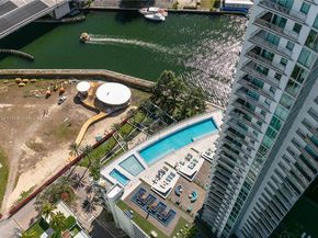 90 SW 3rd St PH14, Miami FL 33130