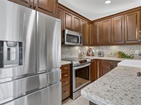 11260 SW 48th St, Miami FL 33165