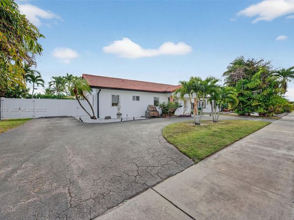 11260 SW 48th St, Miami FL 33165